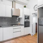 Louvre Chatelet Apartment *